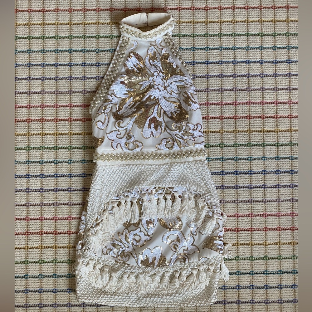 CHARLYIA WHITE/GOLD HALTERNECK SEQUIN, PEARL, AND TASSEL BODYCON DRESS: size 8